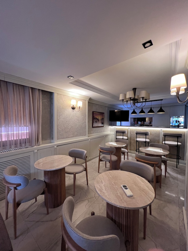 Gul Hotel 43/46