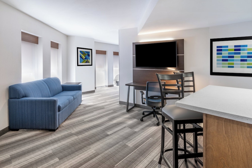 Holiday Inn Express And Suites Deadwood Gold Dust Casino 50/78