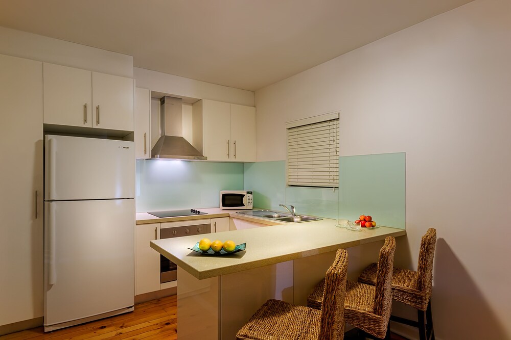 Crest On Barkly Serviced Apartments 12/28