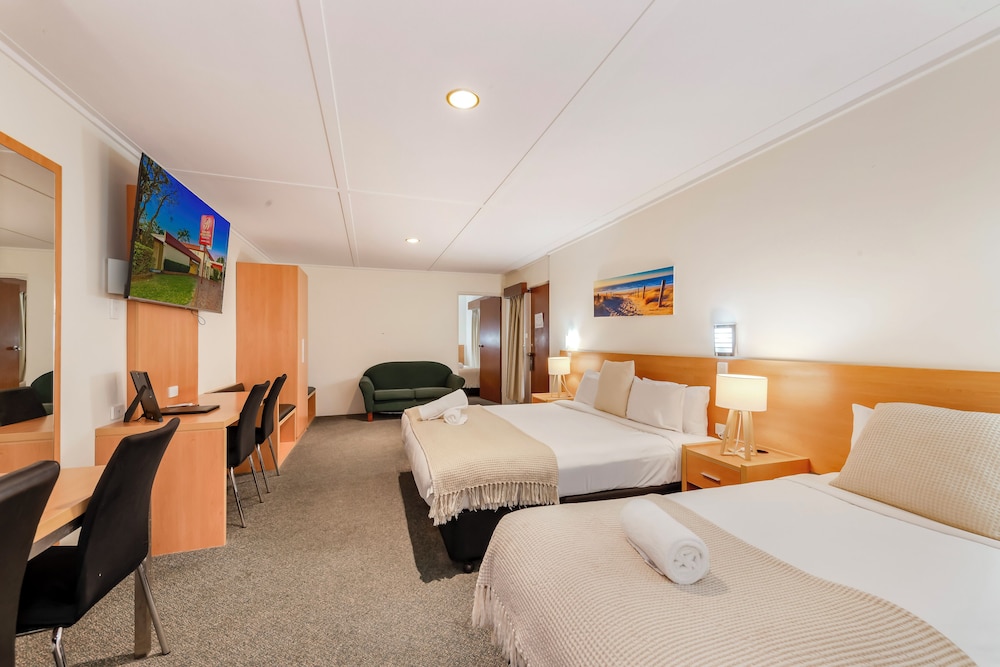 Country Comfort Bundaberg 23/74
