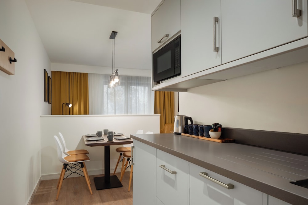 Super 8 by Wyndham Durham 44/44