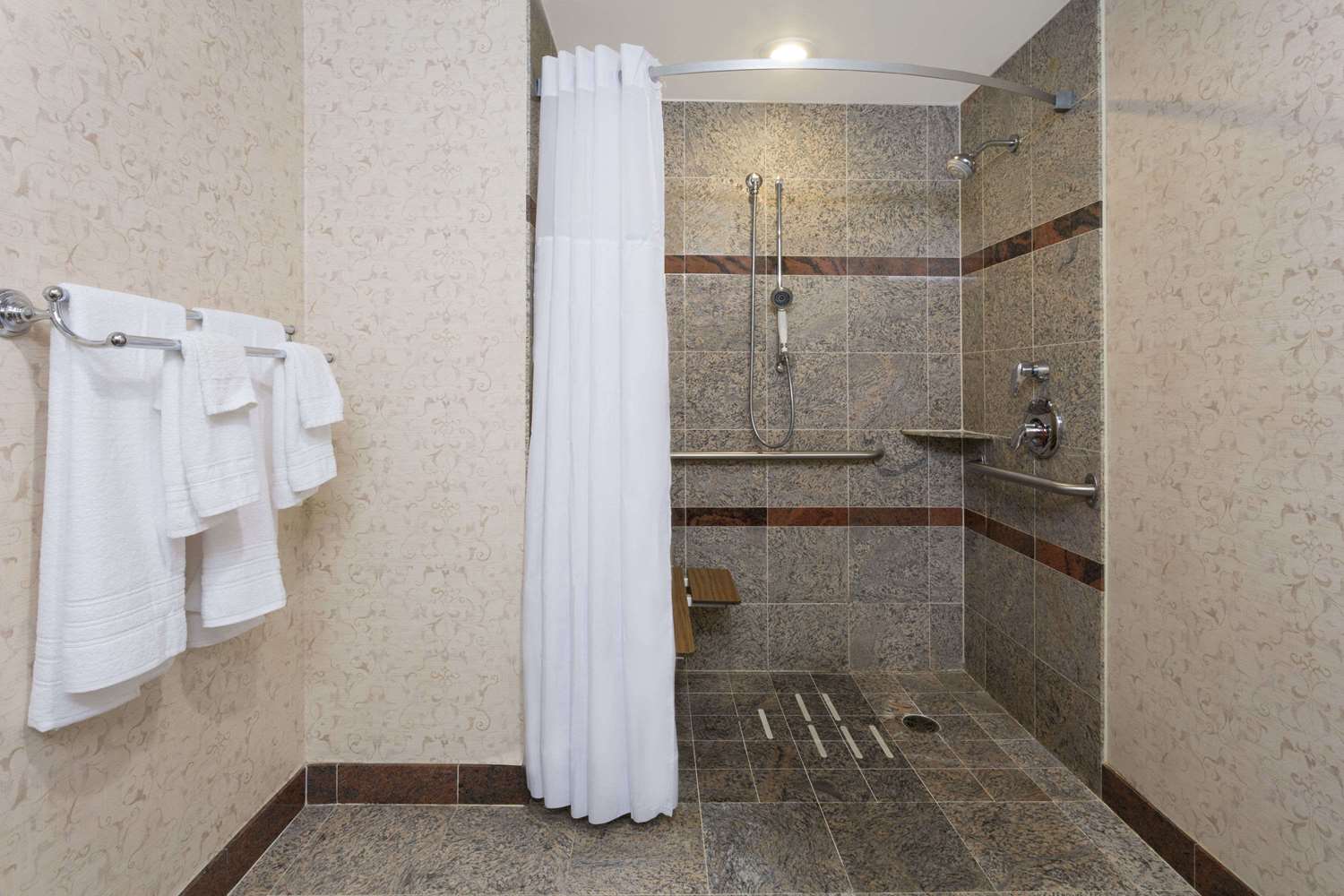 Days Inn by Wyndham Lanham Washington DC 38/40