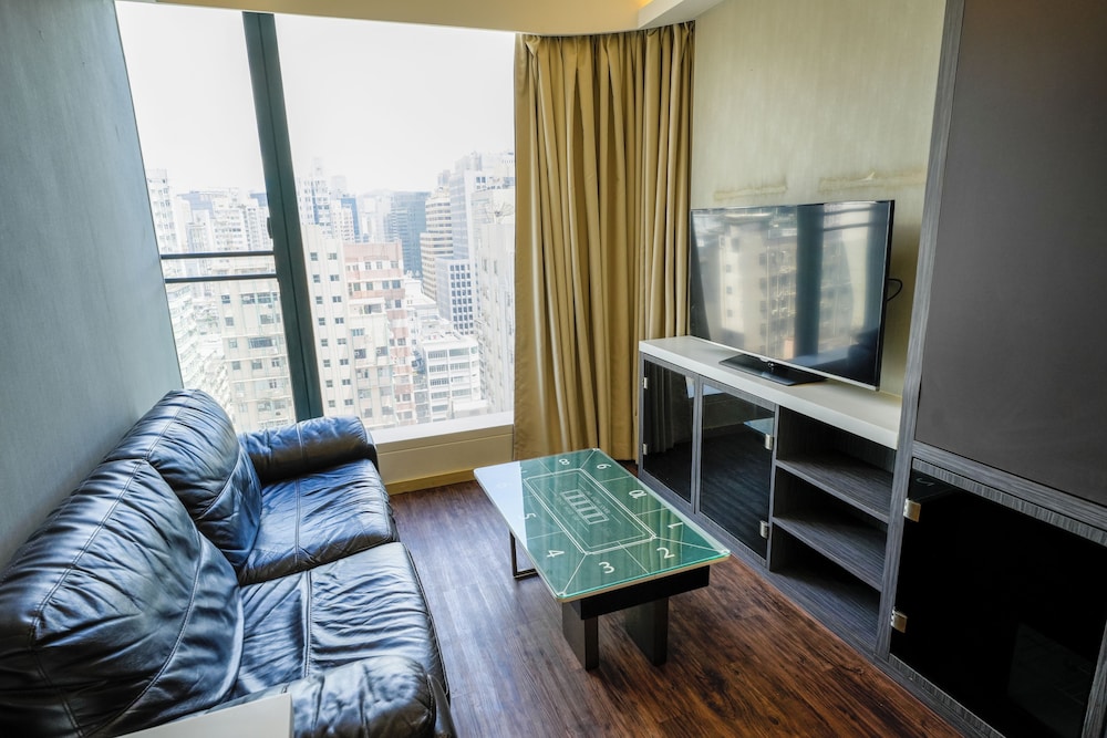 Epoch Hotel 26/34