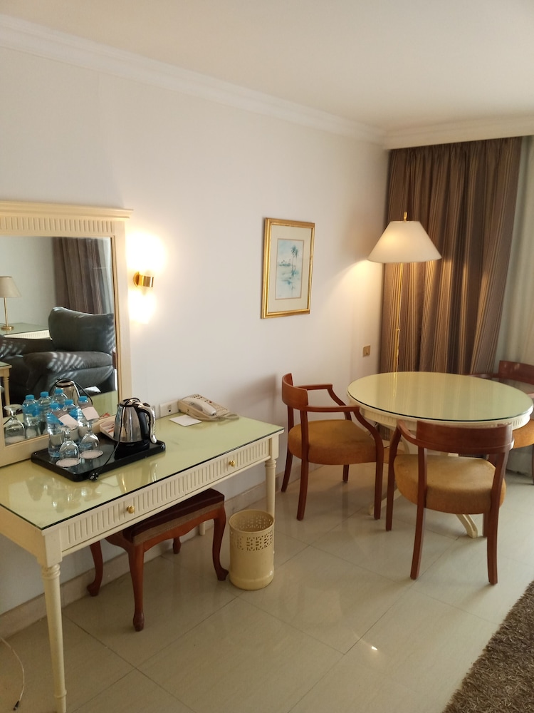 Cairo Pyramids Hotel 30/50