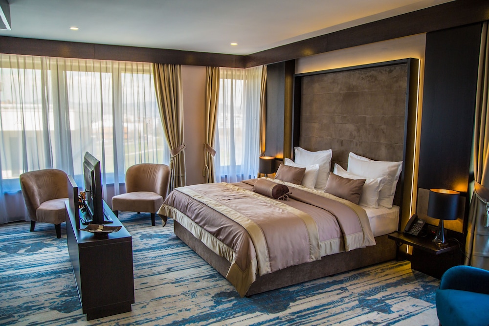 Malak Regency Hotel 11/72