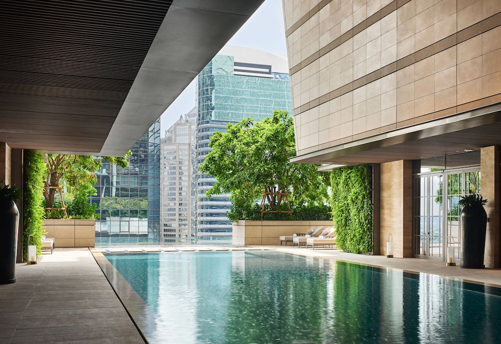 Rosewood Bangkok 32/84