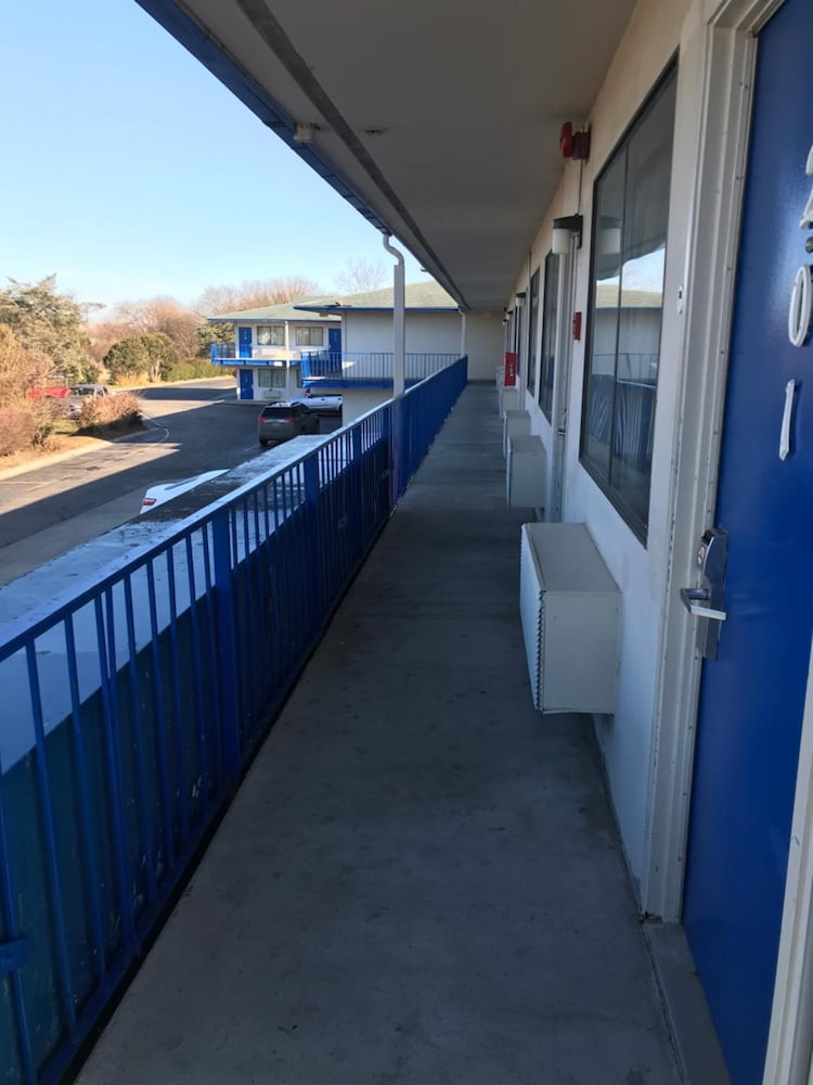 AMERICAS BEST VALUE INN 10/53