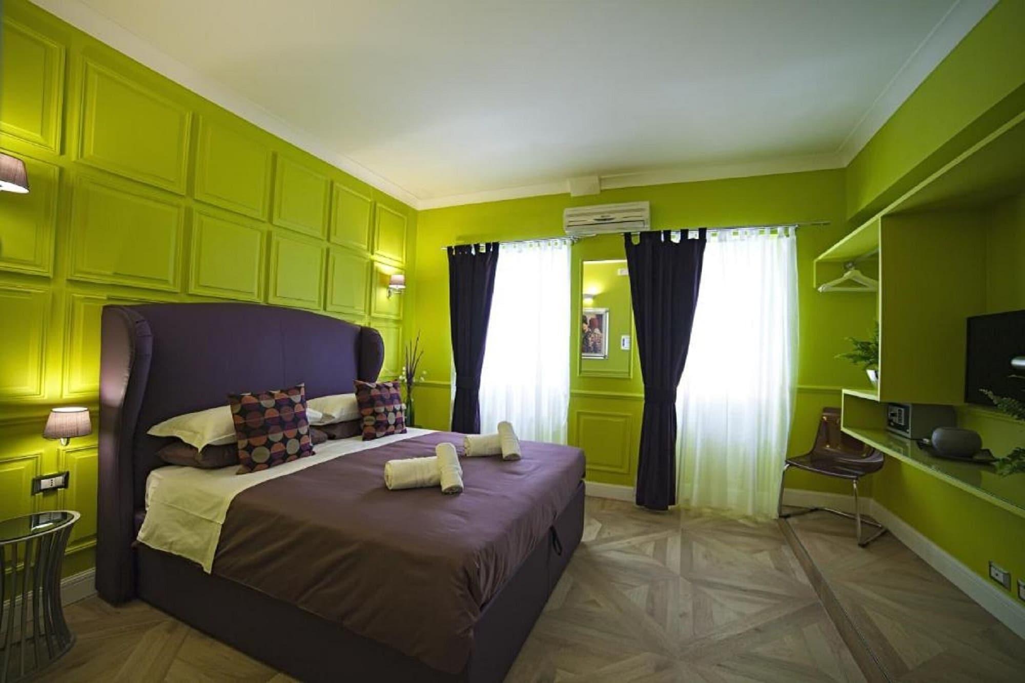 Vatican Luxury Suite 8/26