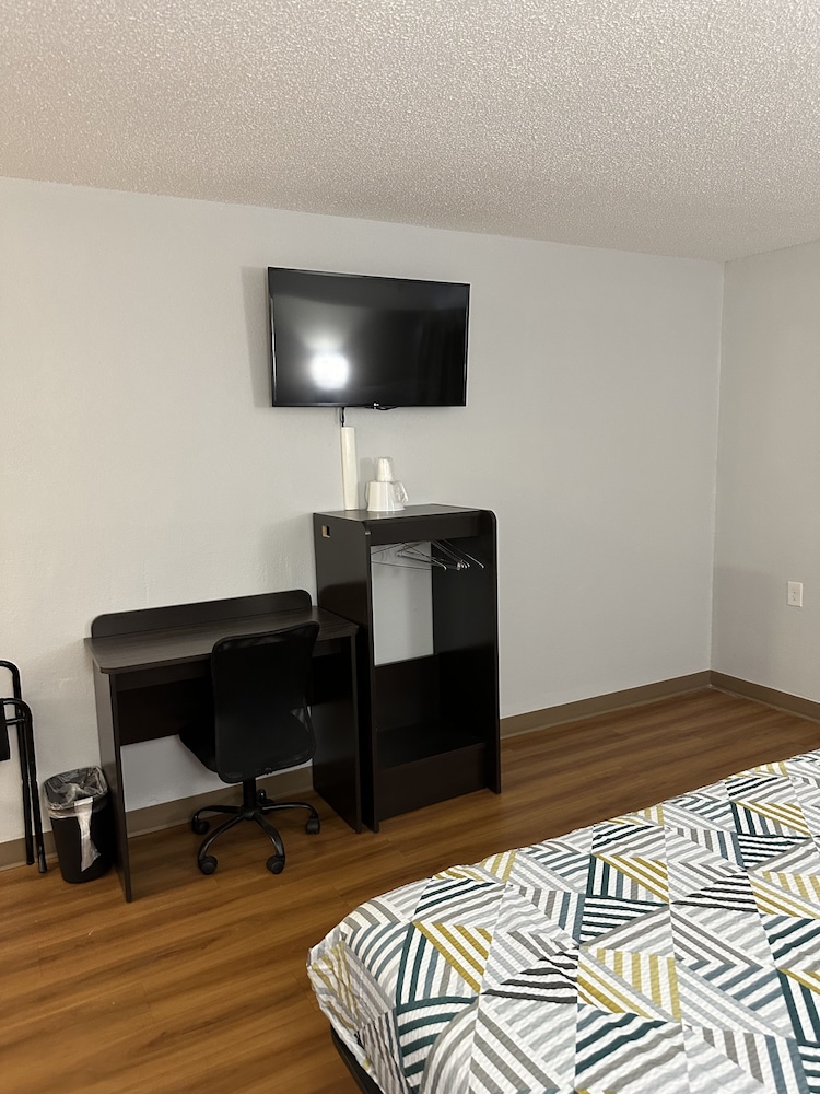 Motel6 Greensboro, NC - Airport 38/49