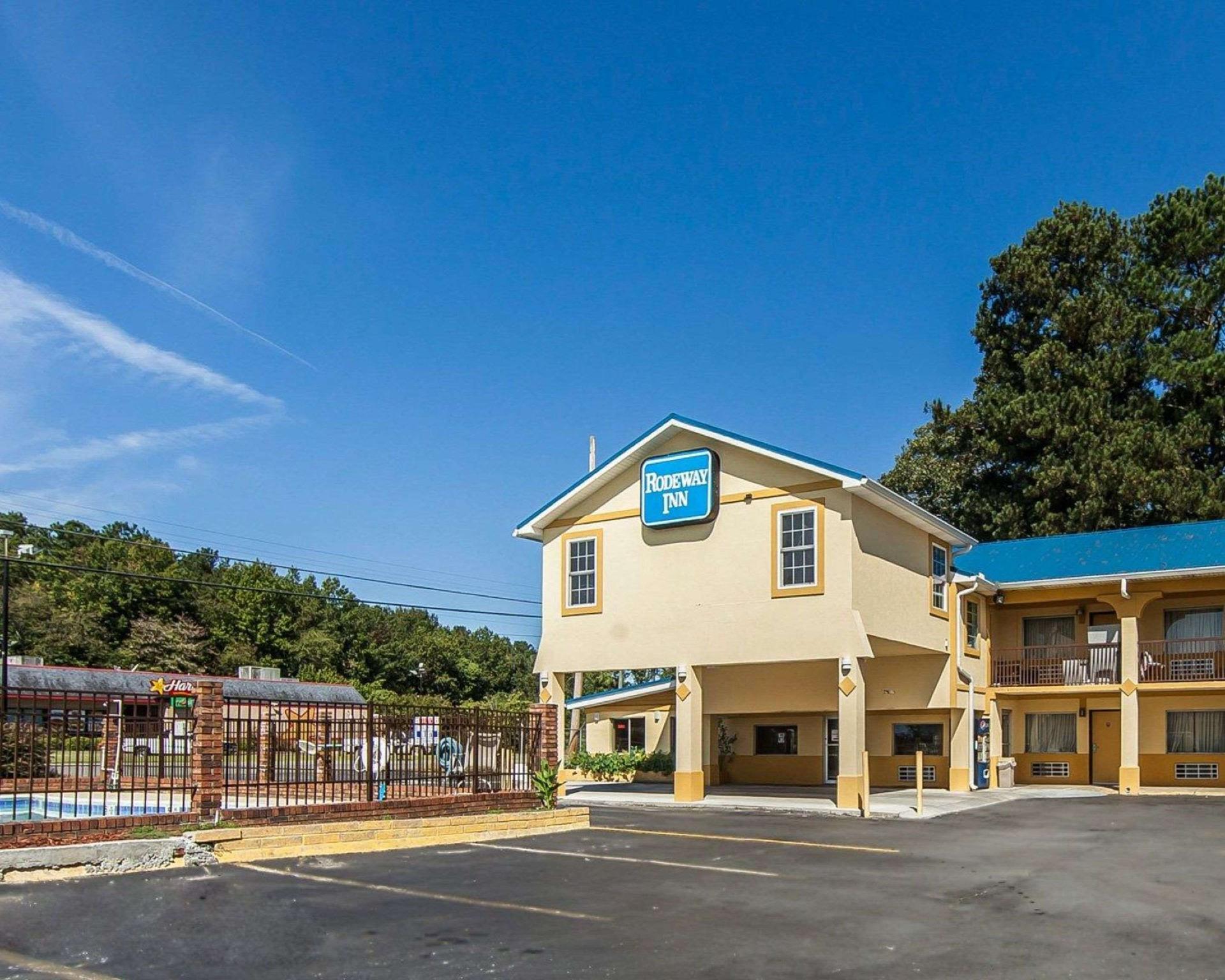 Days Inn by Wyndham Calhoun GA I-75 and US-41 1/28