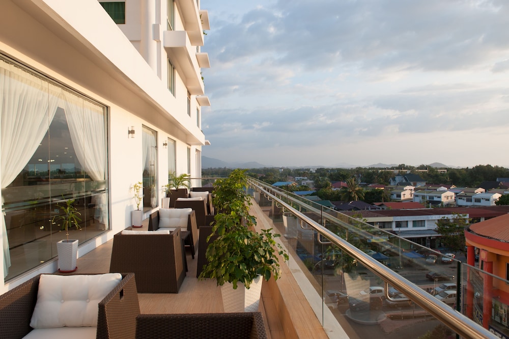 Pan Borneo Hotel Kota Kinabalu 4/66