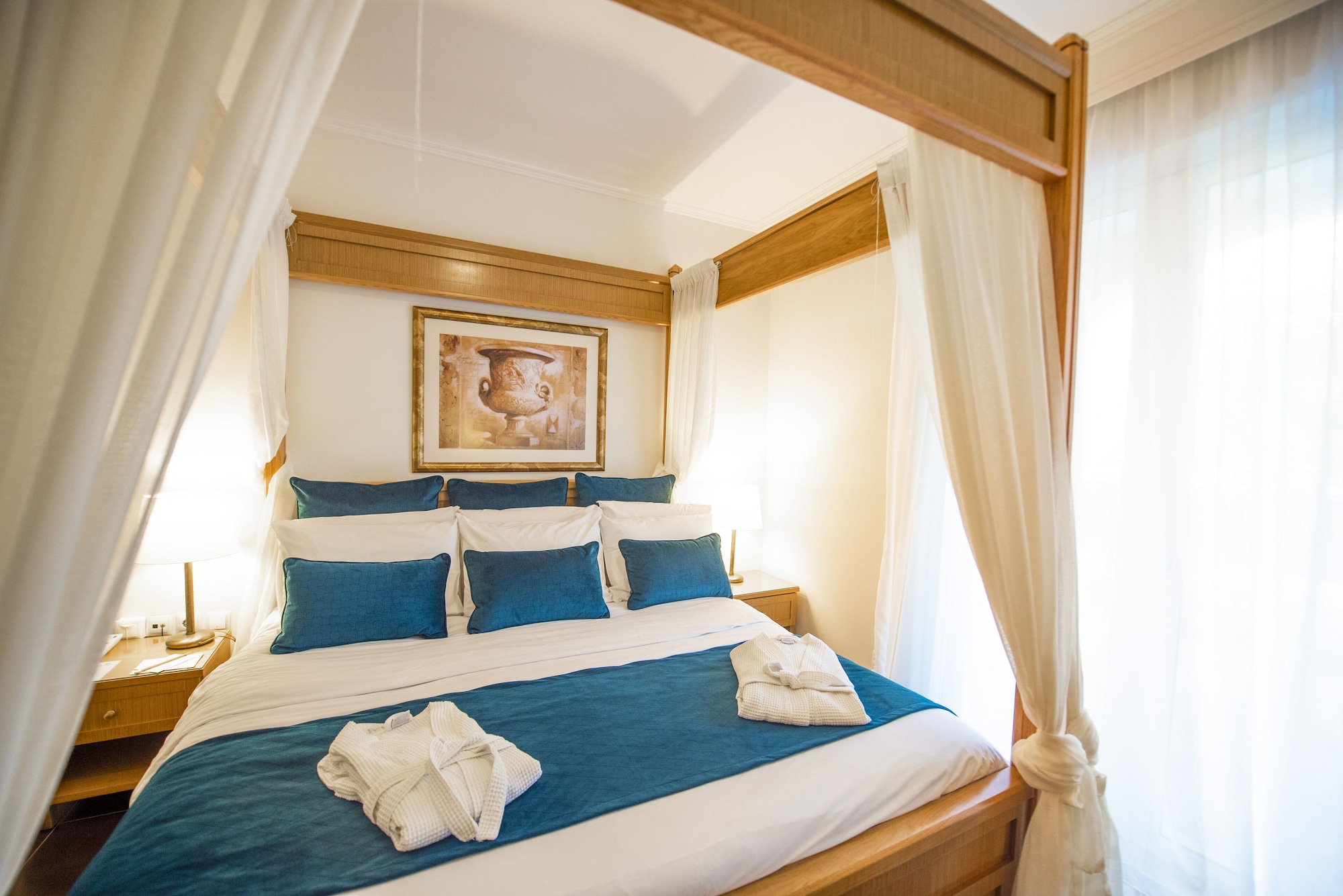 EXECUTIVE, SUITE, POOL ACCESS
