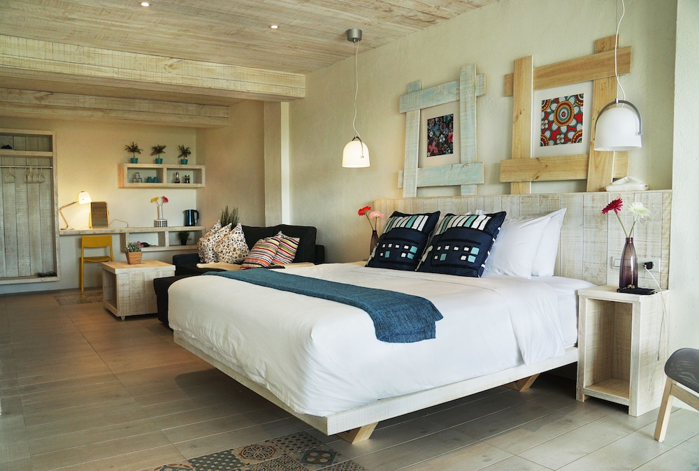 LUXURY, DOUBLE BED