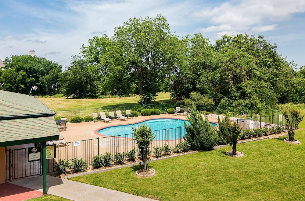 Quality Inn Suites Garland East Dallas 12/56