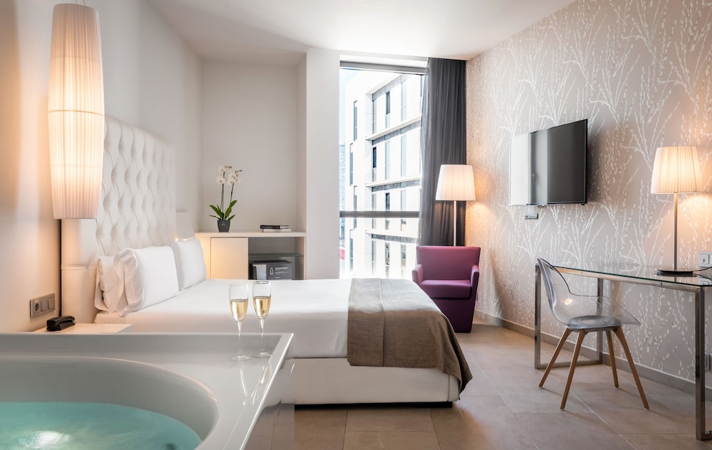 جناح بسرير كينج بجاكوزي، Sb Plaza Europa 4/10
