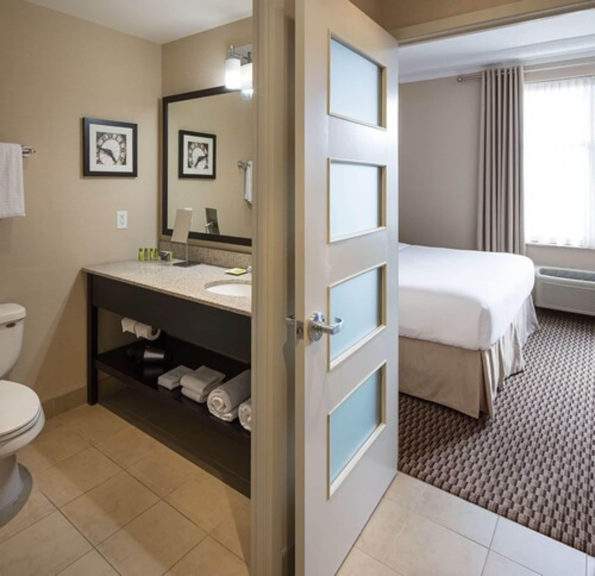 جناح بسرير كوين، Delta Hotels by Marriott Guelph Conference Centre 6/6