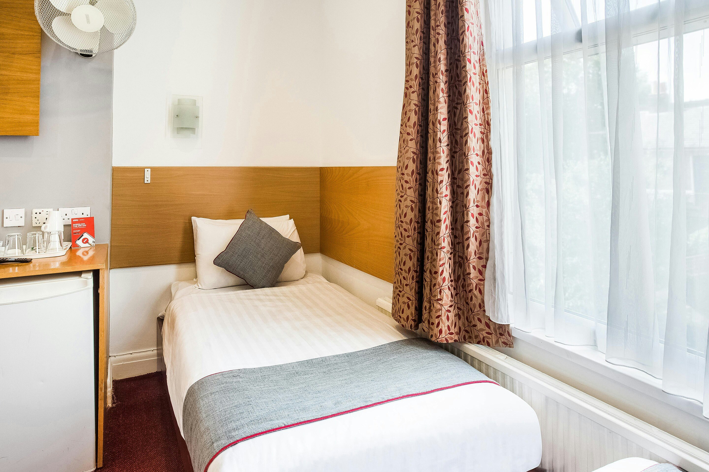 London Guest House by OYO - Acton 44/77