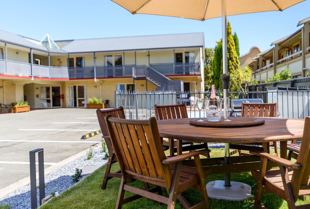 Apex Motor Lodge 44/58