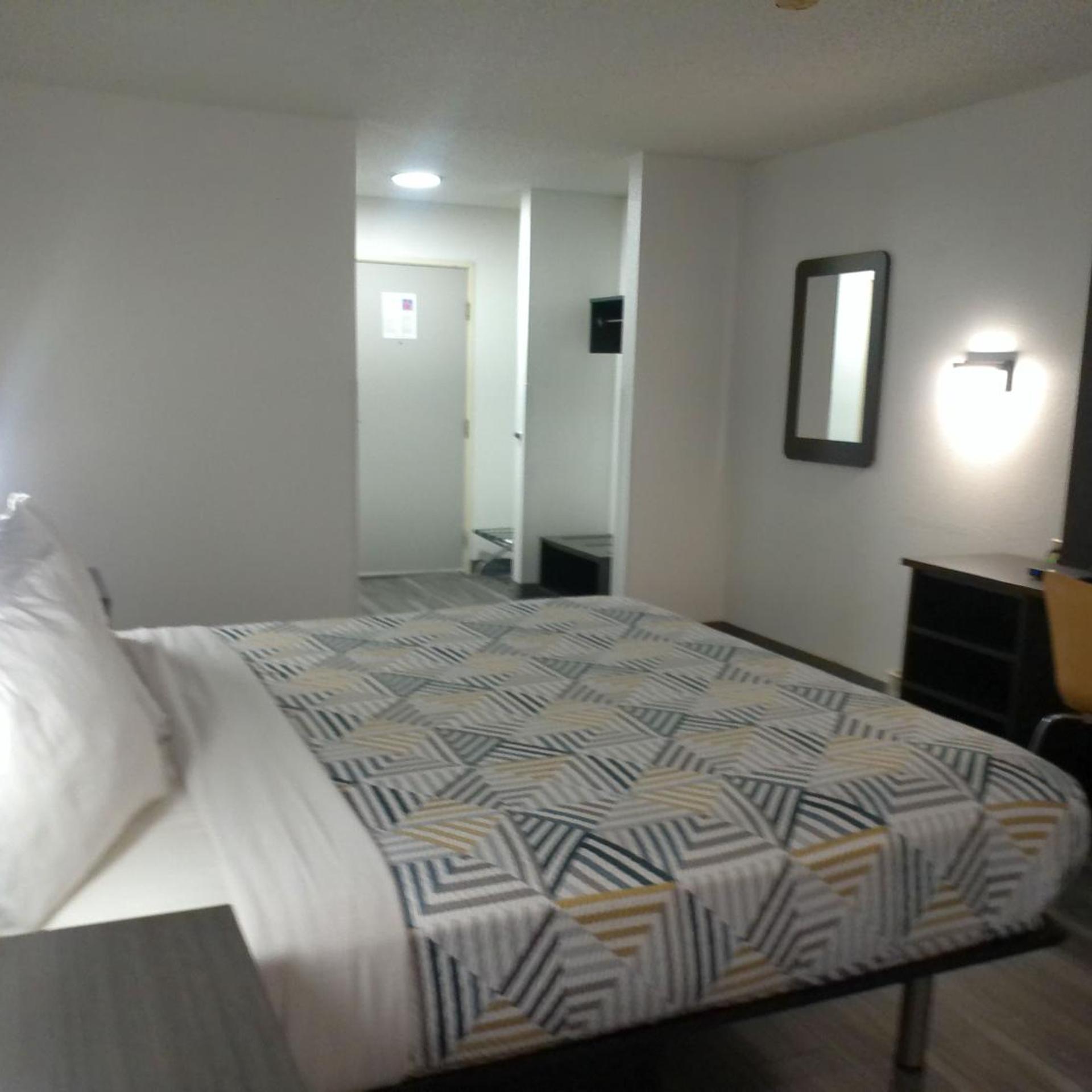 غرفة بسرير كينج، Motel6 Winslow, AZ 7/10