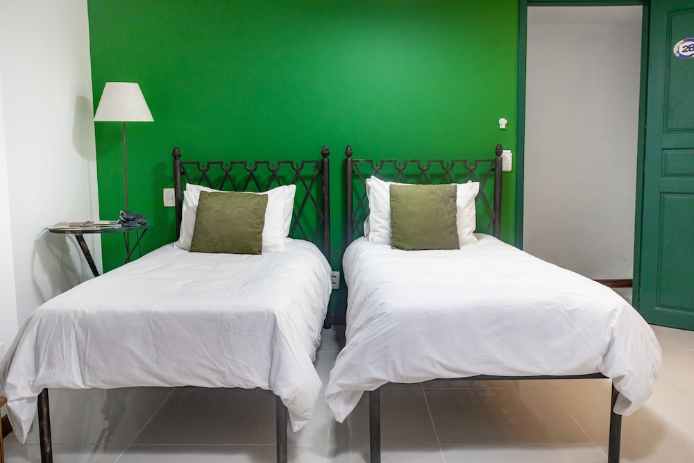 Family, Chalet, Quintuple, 1 Queen and 3 Single Beds