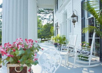 Lookaway Inn 38/64