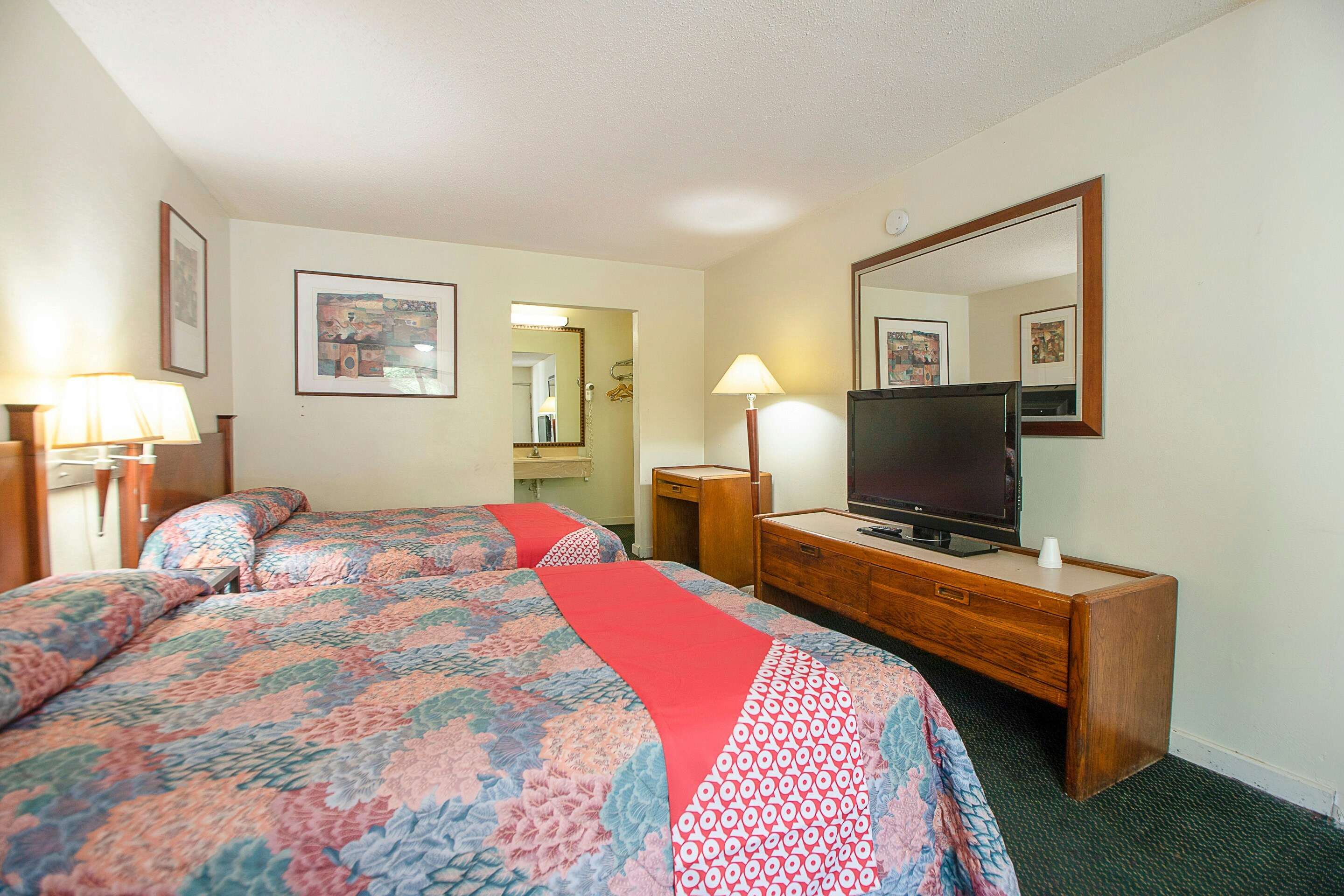 Hotel O Daylight Inn Elkhart I-90, IN 7/18