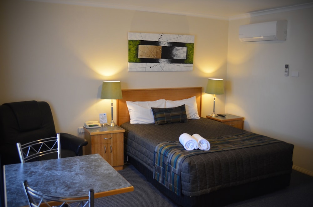 Arkana Motor Inn & Terrace Apartments 17/33