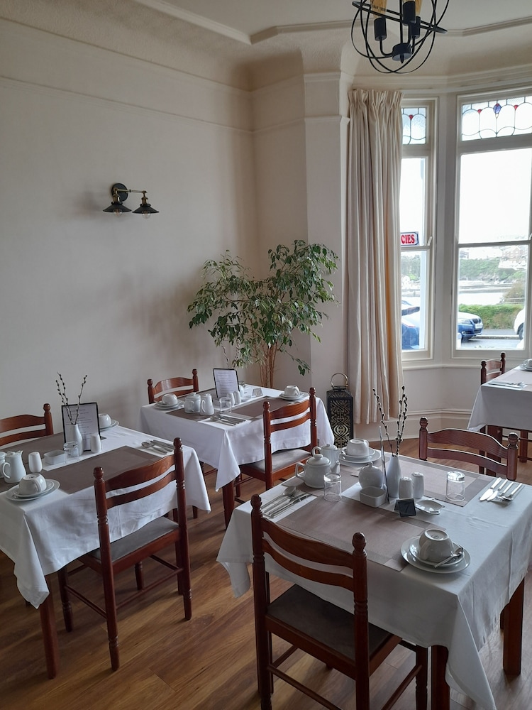 Tregella Guest House 36/50