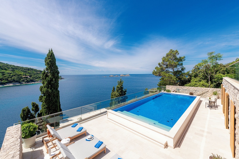 VILLA MALO MORE 24/47