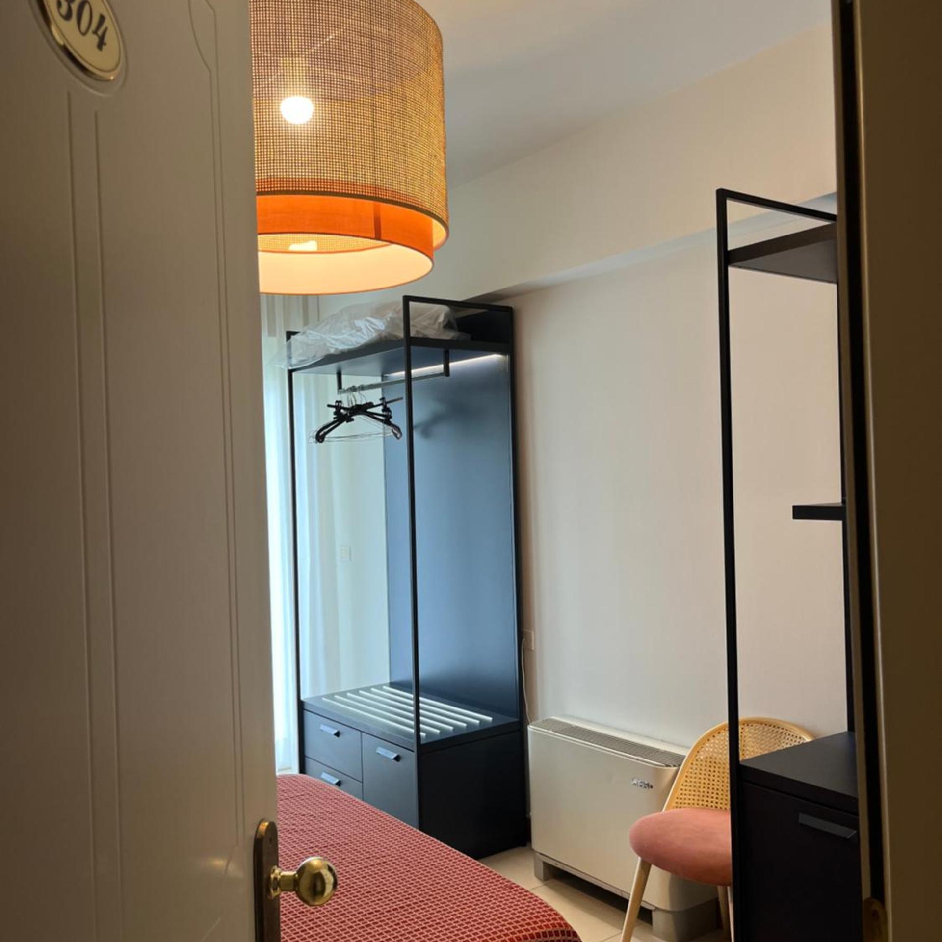 Room, French Bed