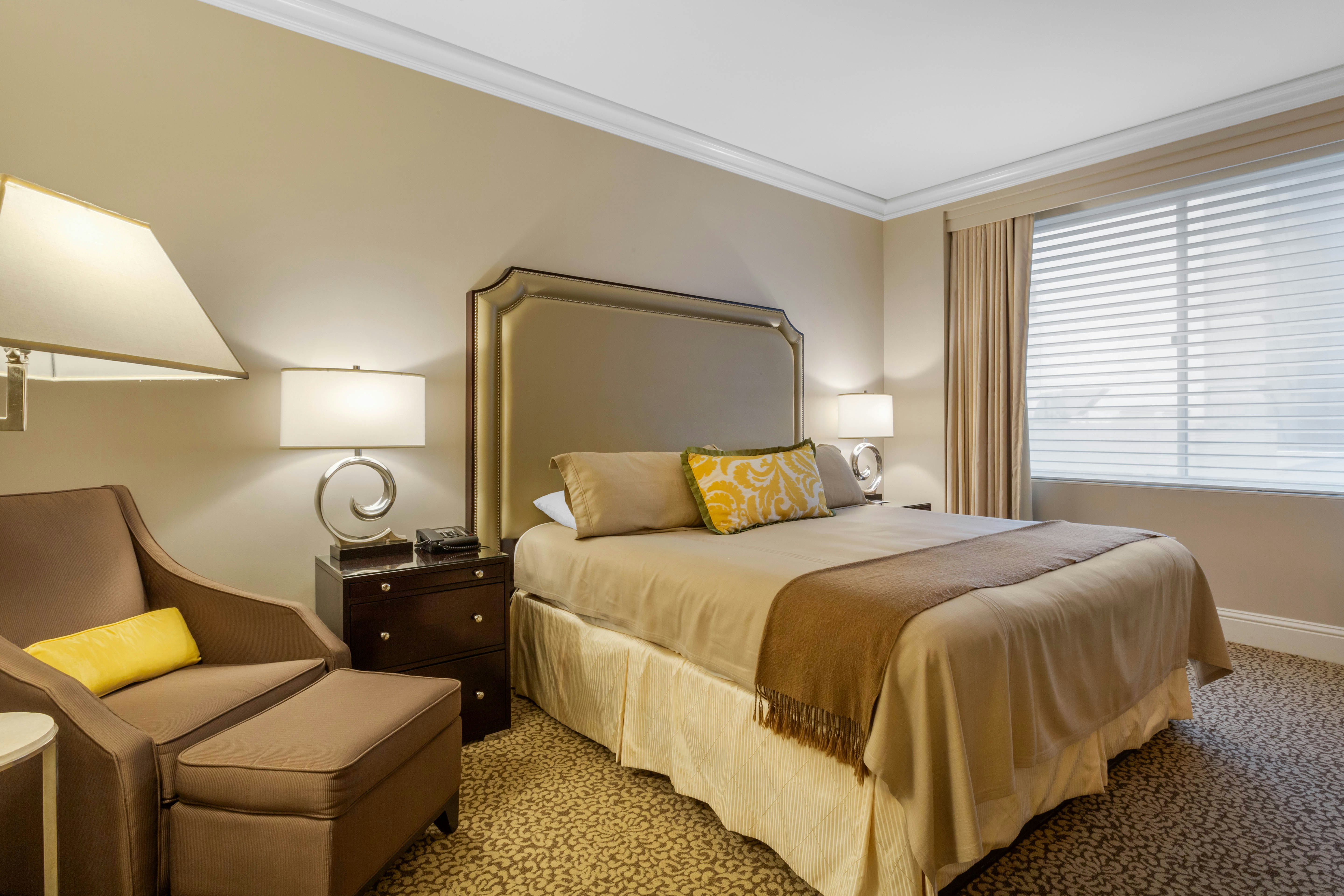 OMNI BERKSHIRE PLACE 20/62