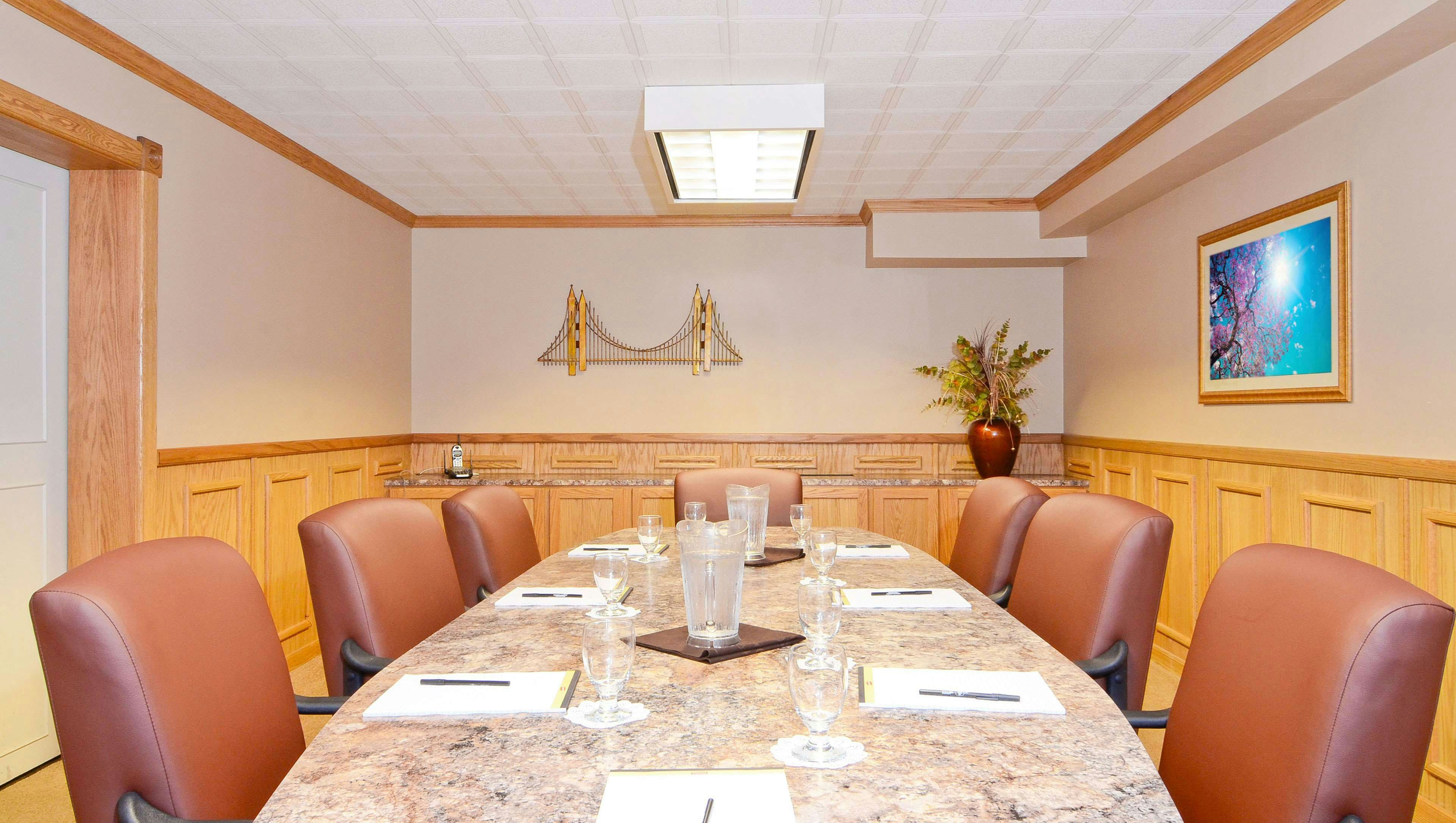 Magnuson Grand Pioneer Inn And Suites 36/48