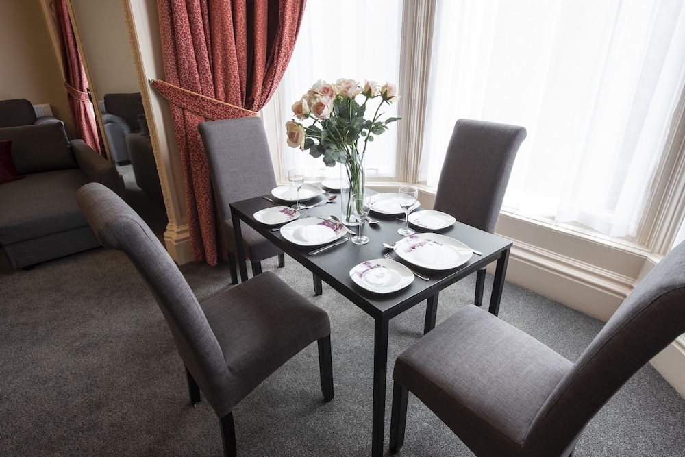 Grosvenor Suites 35/46