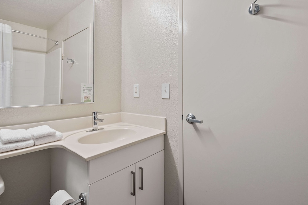 Extended Stay America - Miami - Airport - Blue Lagoon 35/43