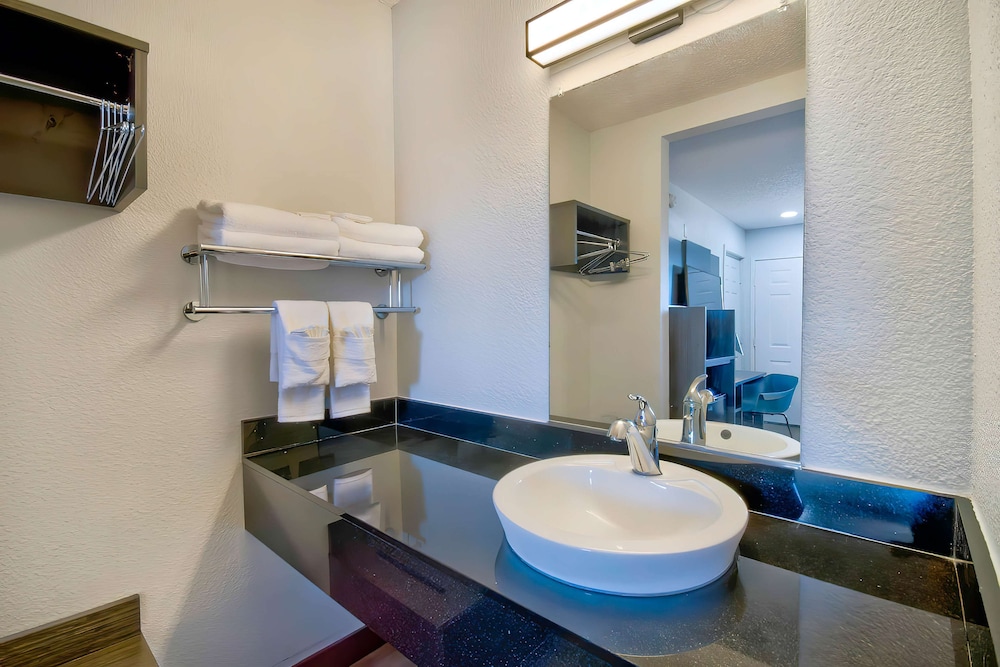 Motel6 Vallejo, CA - Six Flags West 56/64