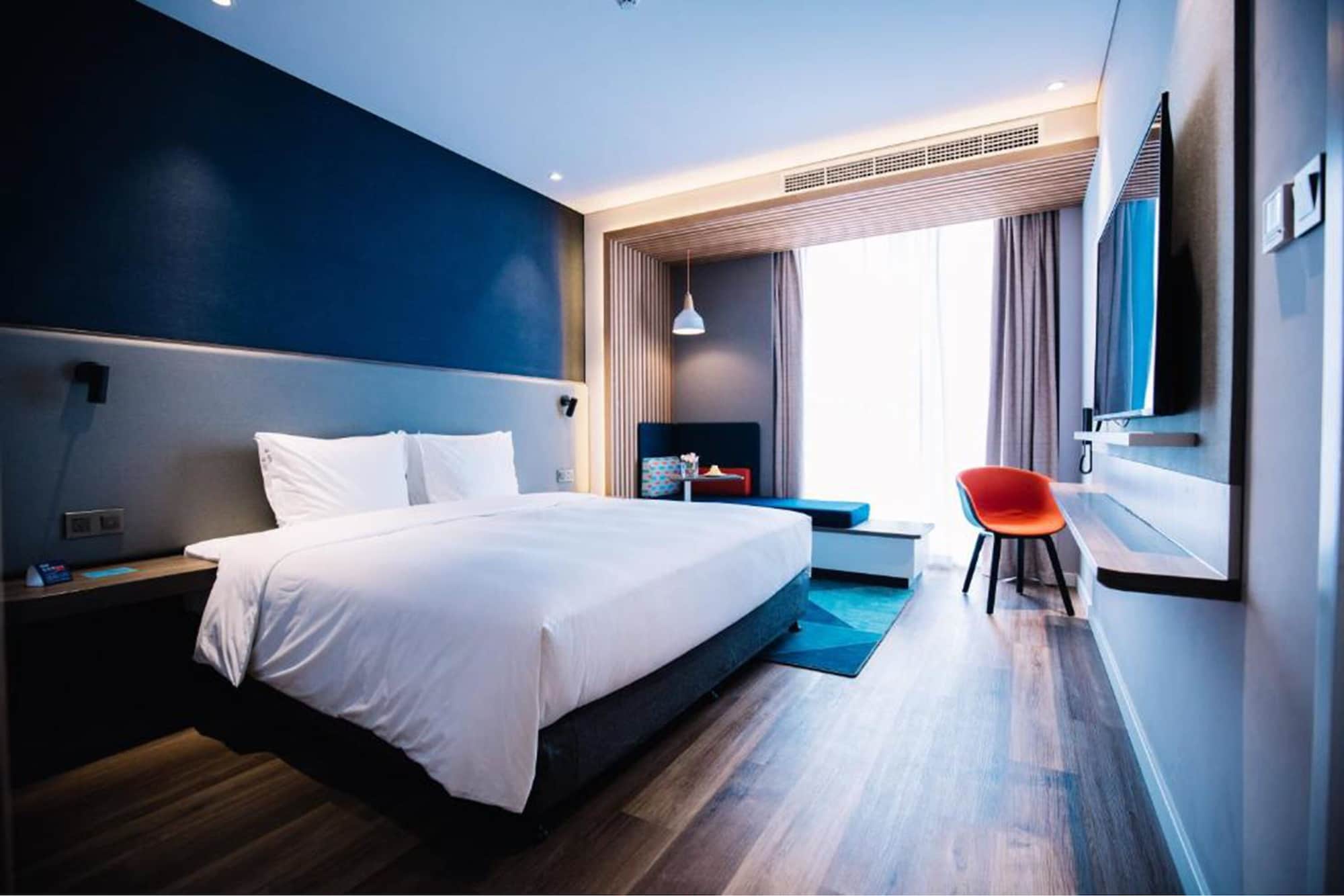 Specialty, King Bed