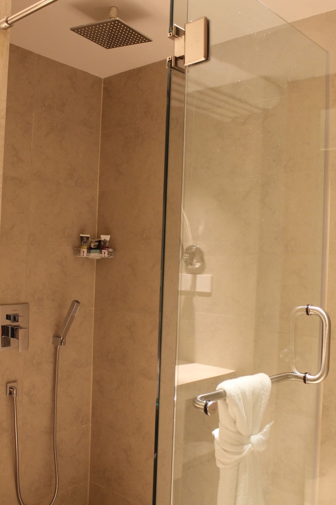 Mercure Hyderabad Kcp 68/69