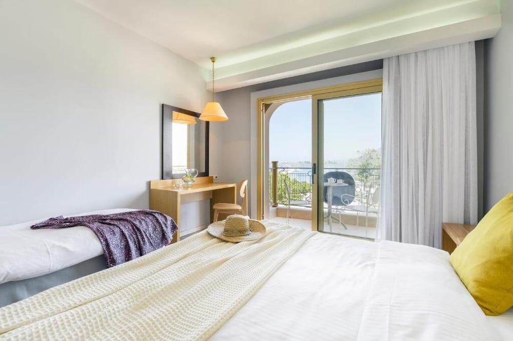 Lefkas Hotel 7/50