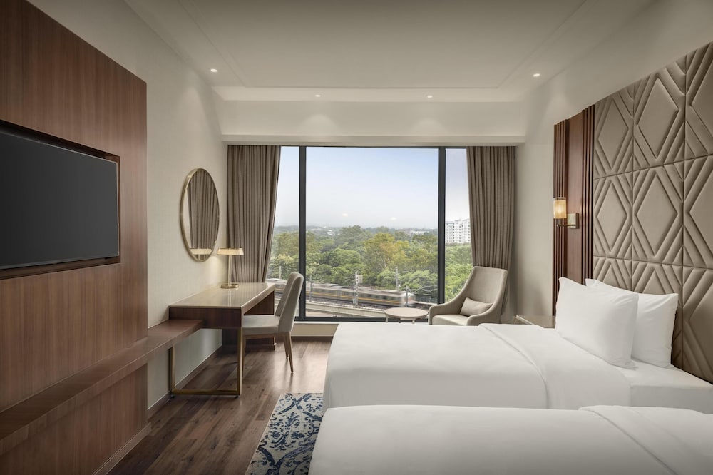 Radisson Hotel Delhi MG Road 8/33