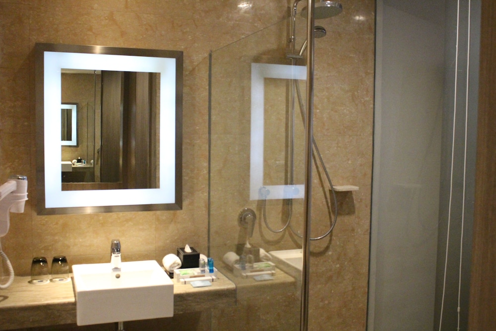 Novotel Makassar Grand Shayla 49/50