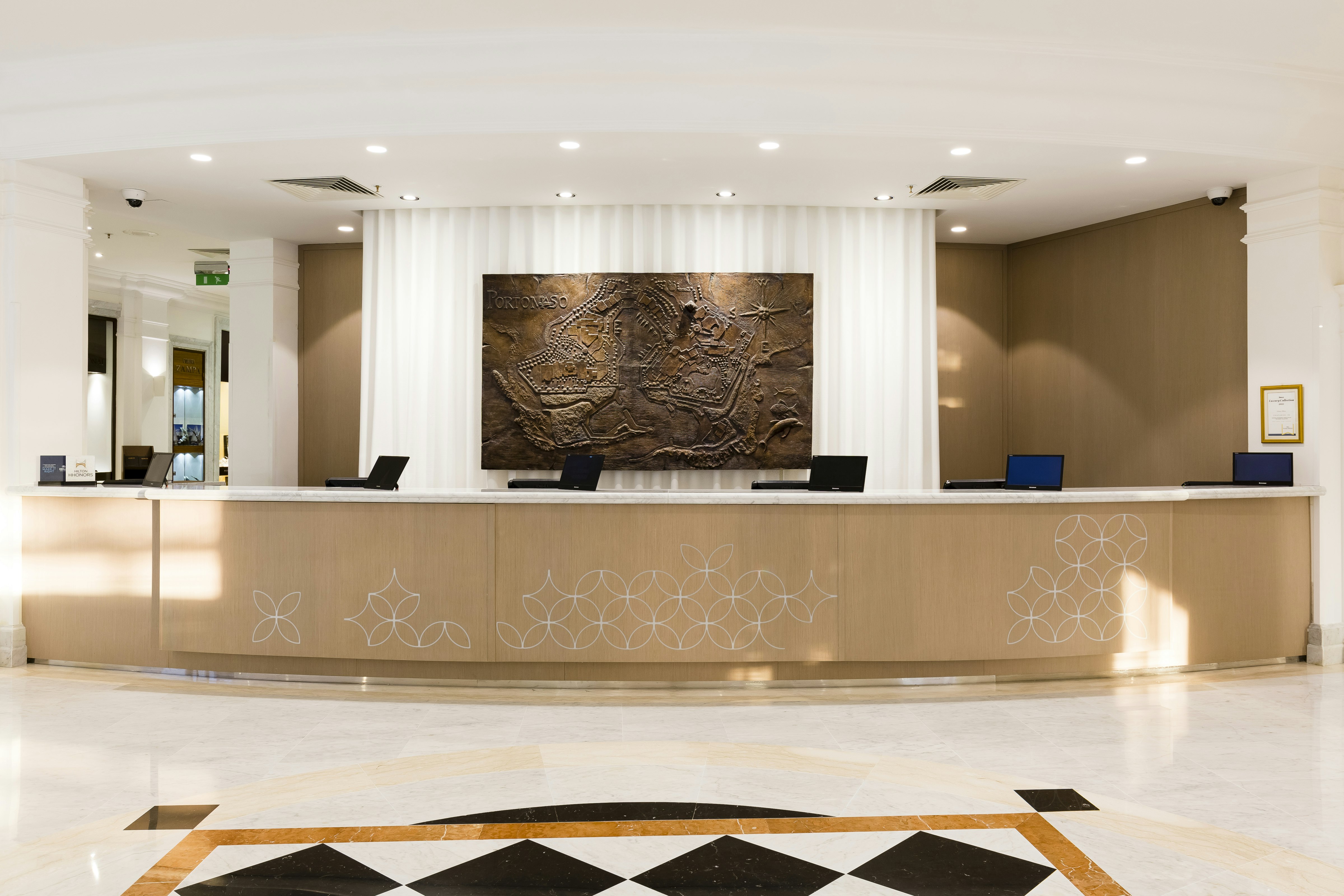 HILTON MALTA 8/100