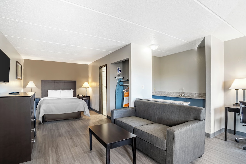 Upgrade, Efficiency, Suite, King Bed, Sofa