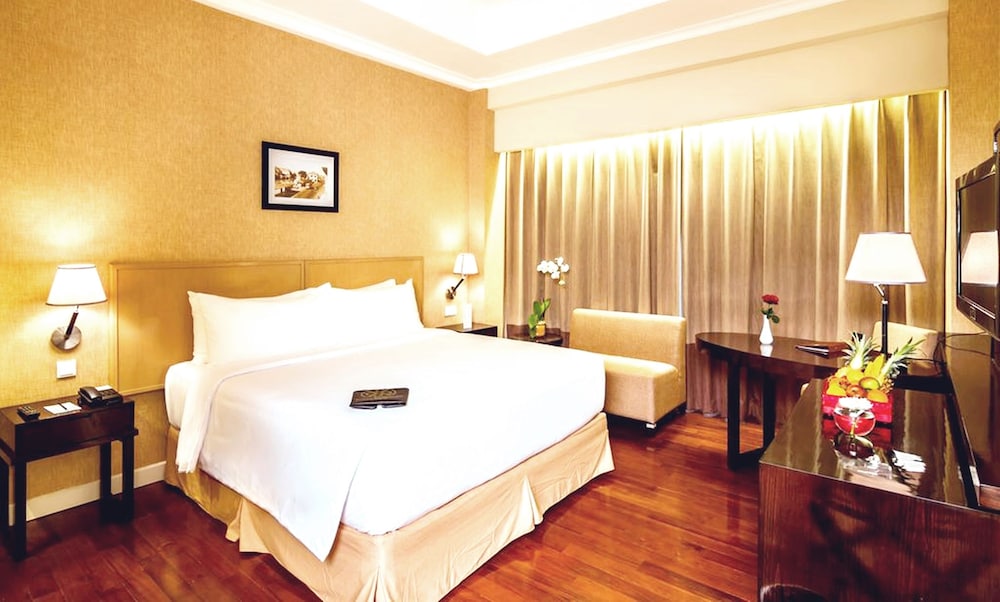 Royal Kuningan Hotel 7/60