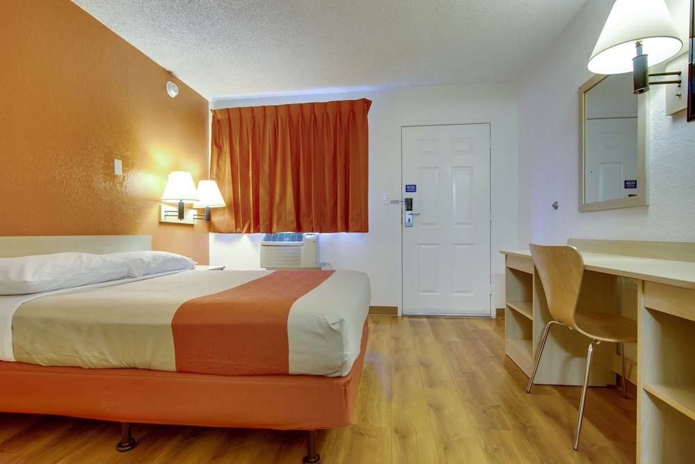 Motel6 Tempe, AZ - Scottsdale South 28/46