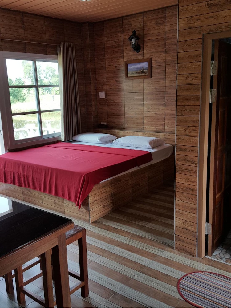 S. Parsukdee Resort 8/16