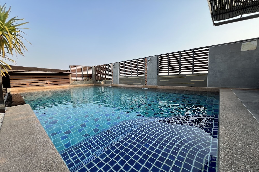 Eurna Resort 5/50