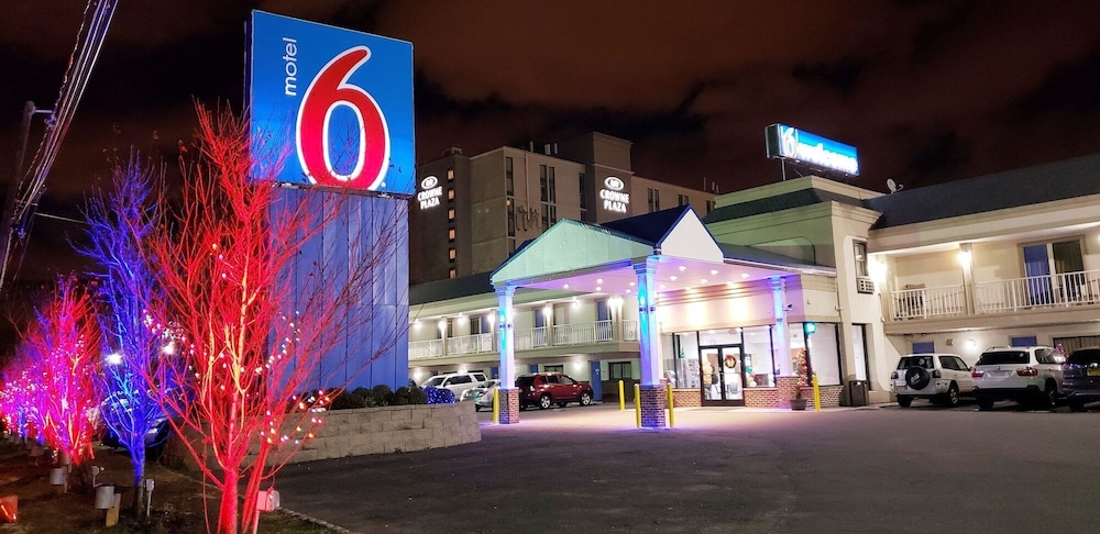 Motel6 Elizabeth, NJ - Newark Liberty Intl Airport 41/45