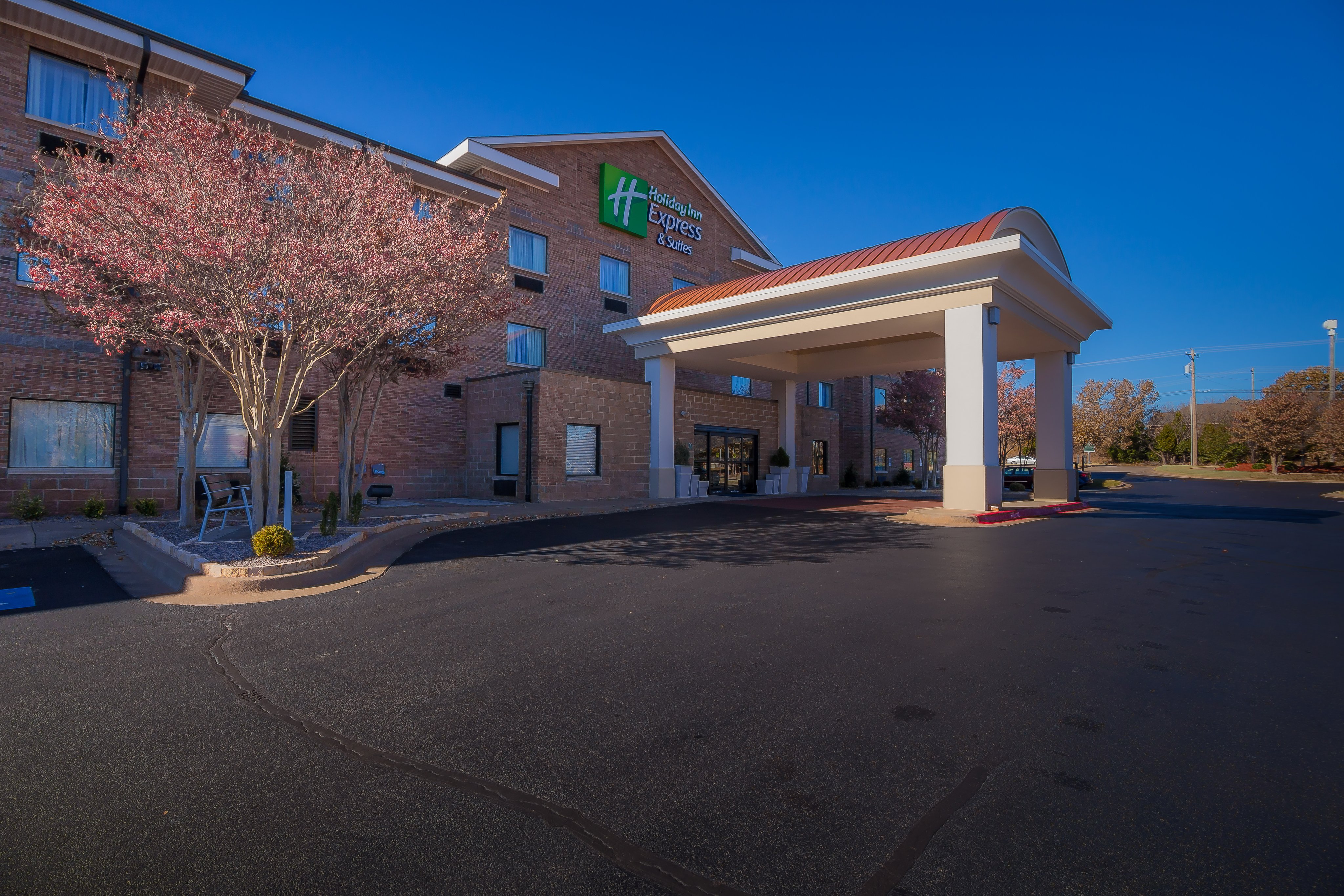 Holiday Inn Express Hotel Suites Edmond 62/63