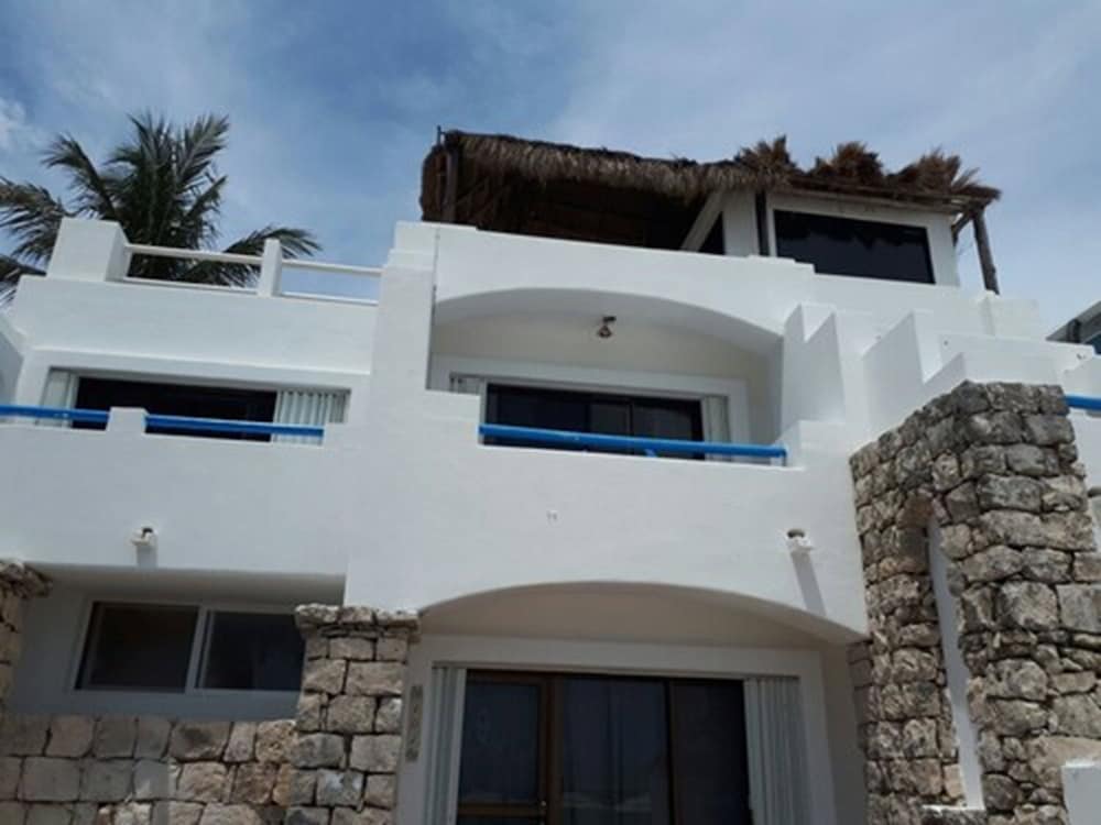 Pelicano Inn 5/67