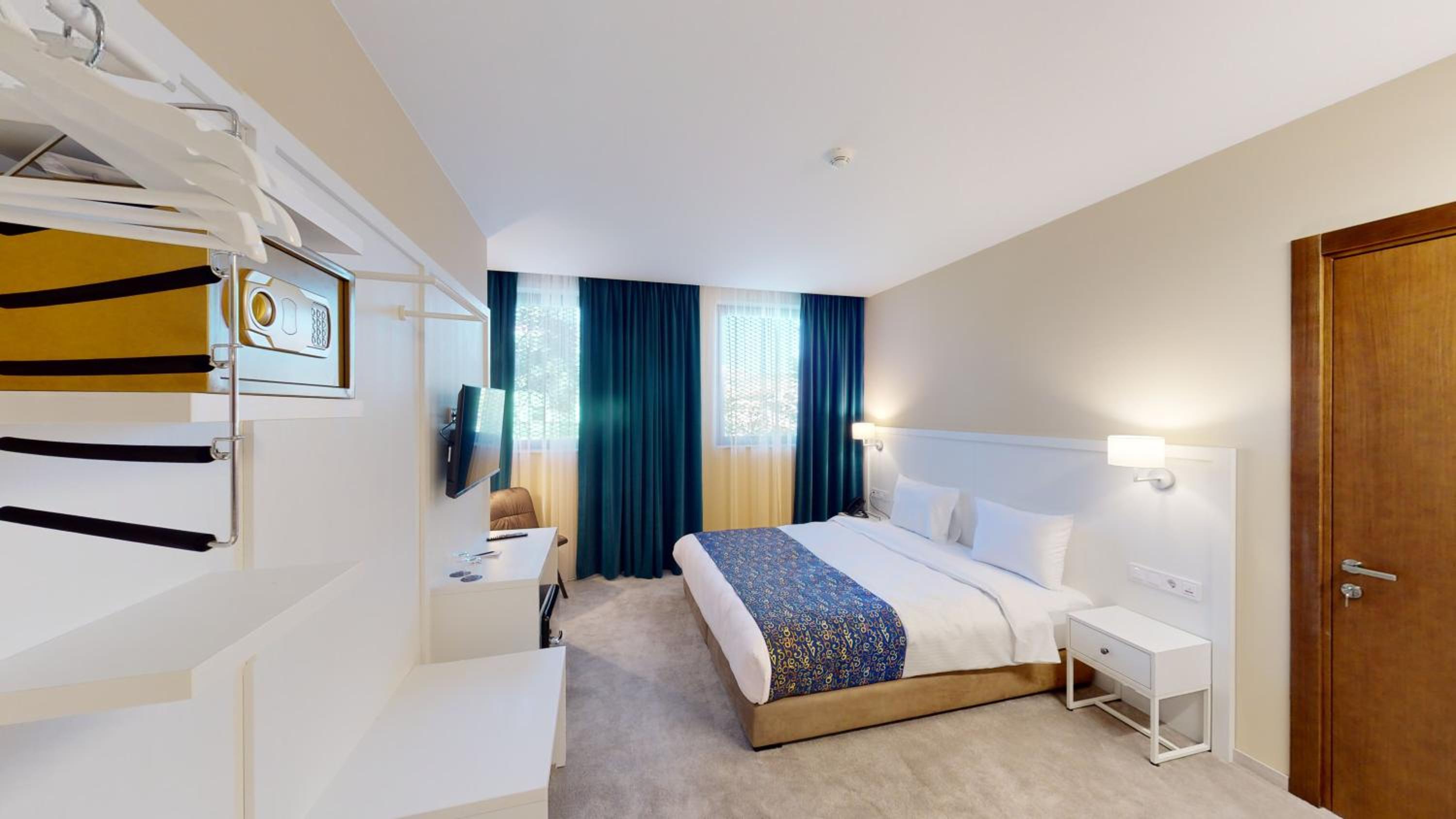 Room, King Bed
